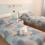 לינה וארוחת בוקר A Casa Di Mario E Nene וירג'יו