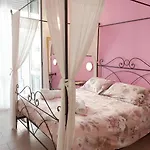 לינה וארוחת בוקר A Casa Di Mario E Nene וירג'יו