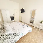 A Casa Di Mario E Nene לינה וארוחת בוקר וירג'יו